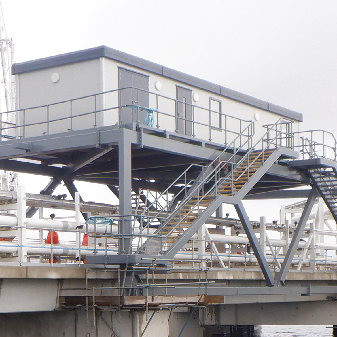 support steelwork for Thanckes oil fuel depot